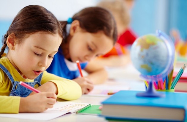 آیا می دانید دلایل دیر حرف زدن کودک چیست؟