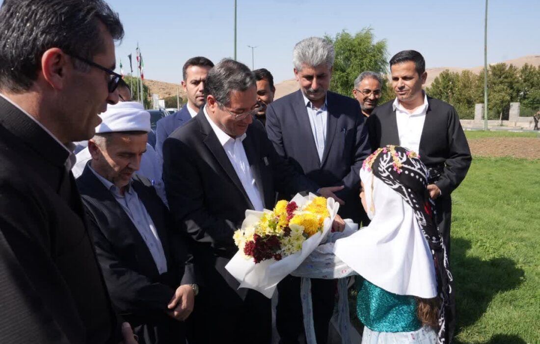 آغاز سفر استاندار آذربایجان‌غربی به شهرستان مهاباد + تصاویر